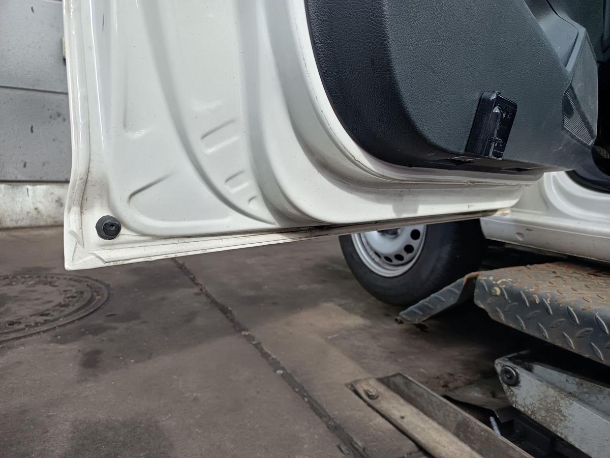 VW Caddy IV SA original T&uuml;r vorn links Fahrer Rohbau B9A Candywei&szlig; Bj 2016