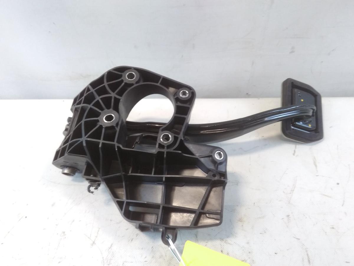 Tesla Model 3 Performance original Bremspedal mit Pedalbock 1044691-01-C BJ2019