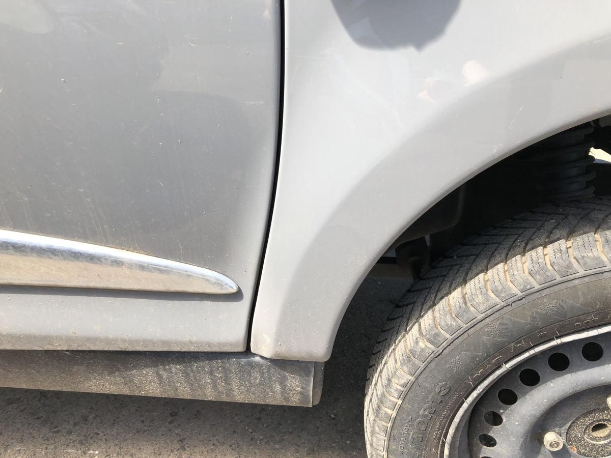 Aixam Minauto Access Modell 2021 Kotfl&uuml;gel vorn rechts Beifahrerseite Plastik