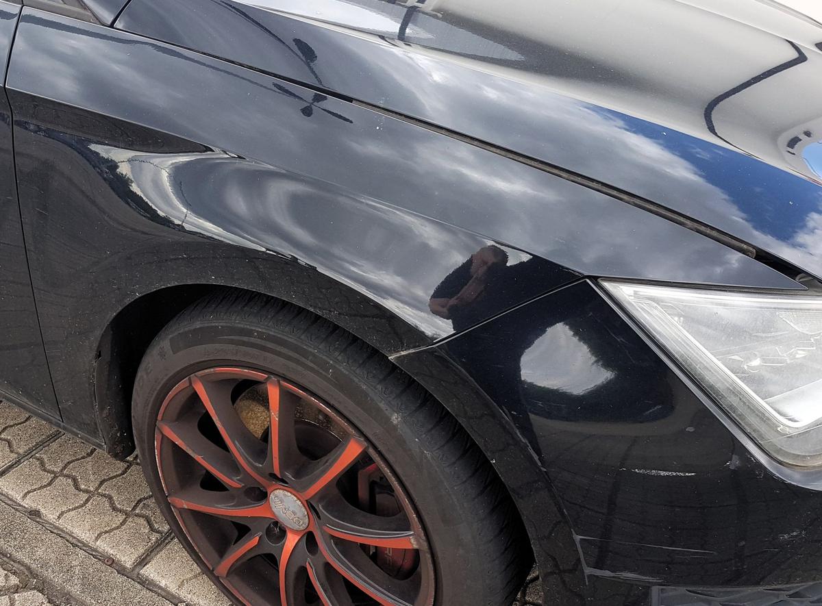 Seat Leon 5F Kotfl&uuml;gel rechts in LZ9Y Phantomschwarz Metallic Bj2014