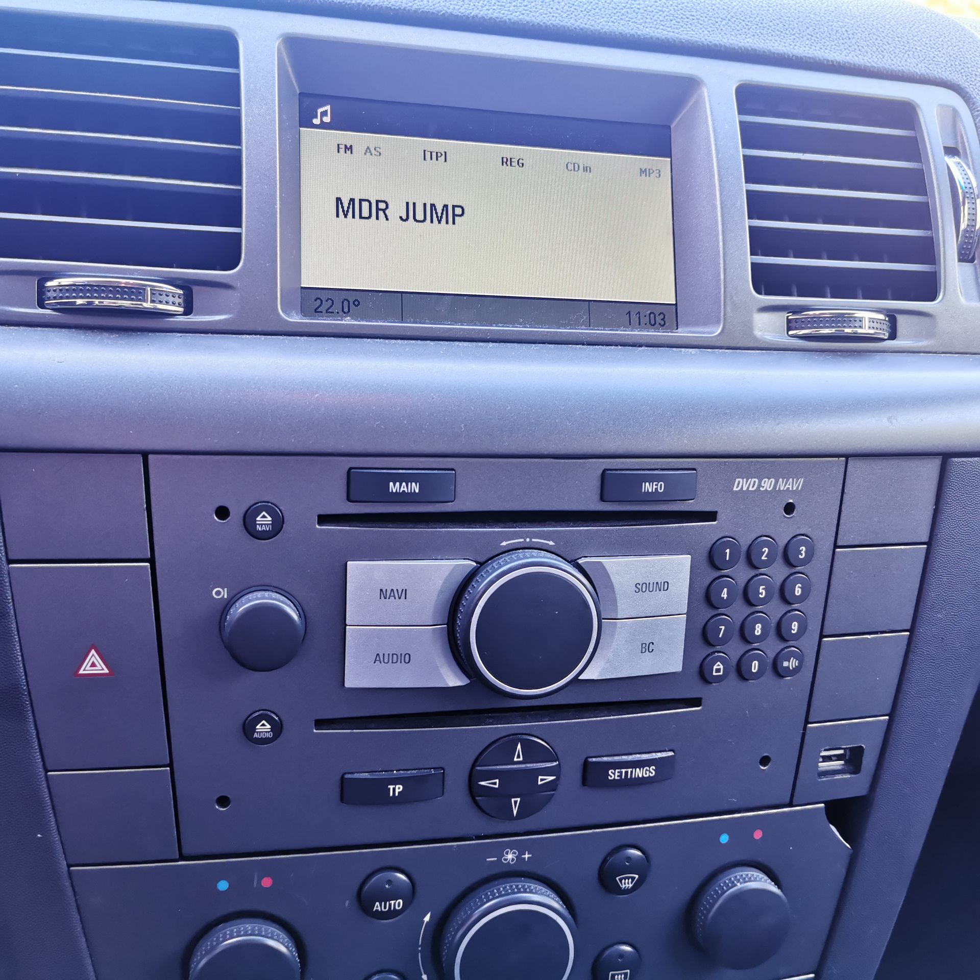 Opel Vectra C Radio Navigation DVD90 Code fehlt ohne NAVI DVD