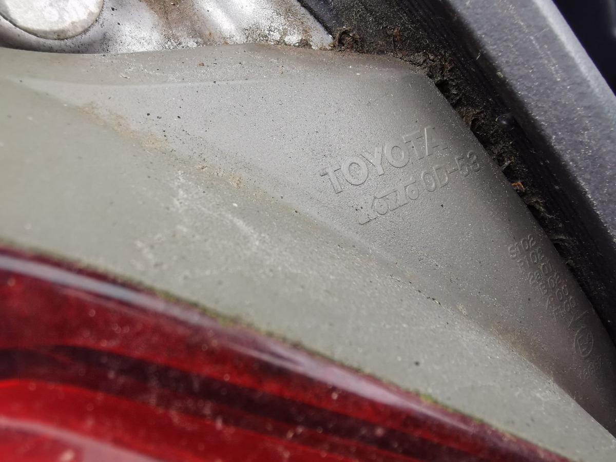 Toyota Yaris XP9 Rückleuchte Rücklicht Schlusslicht Lampe hinten links 5trg