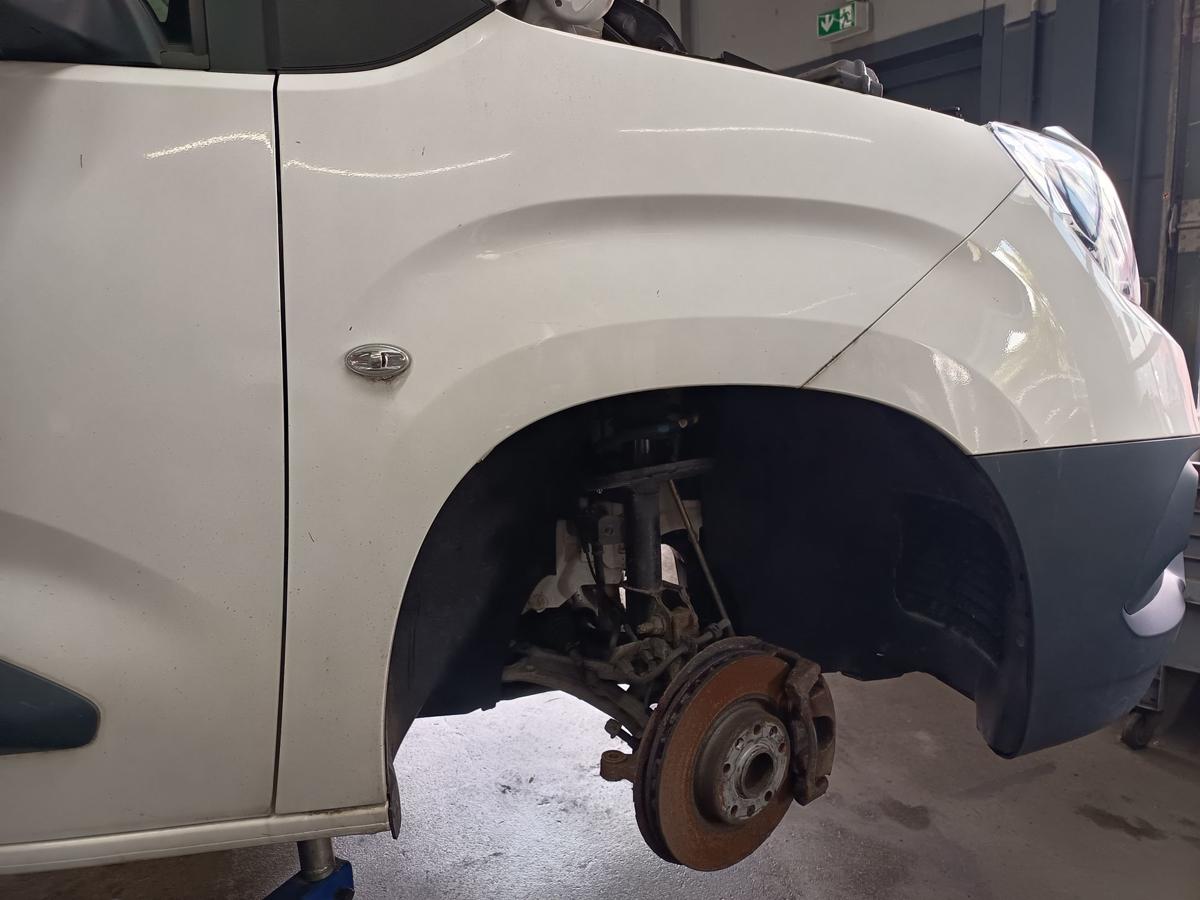 Opel Combo E orig Kotflügel rechts G20 Weiß Bj 2019