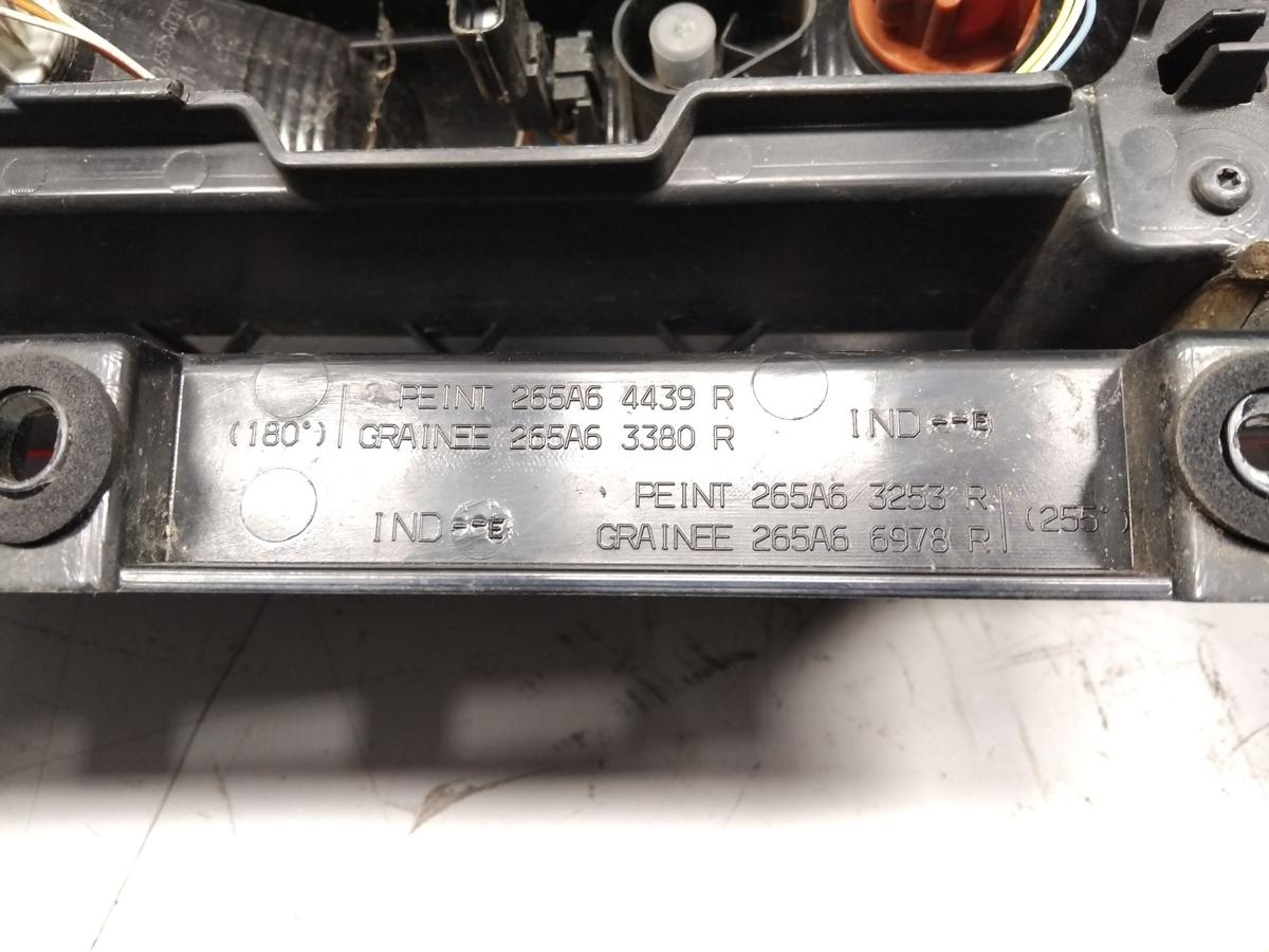 Renault Trafic 3 Kasten original Rückleuchte Heckleuchte links Bj.2021