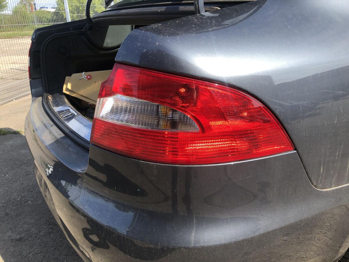 Skoda Superb 2 Typ 3T R&uuml;ckleuchte au&szlig;en rechts R&uuml;cklicht Heckleuchte Limo