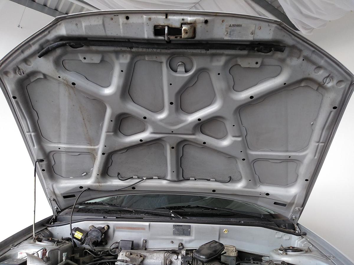 Mitsubishi Colt CJ0 original Motorhaube silber A69 Bj.1999