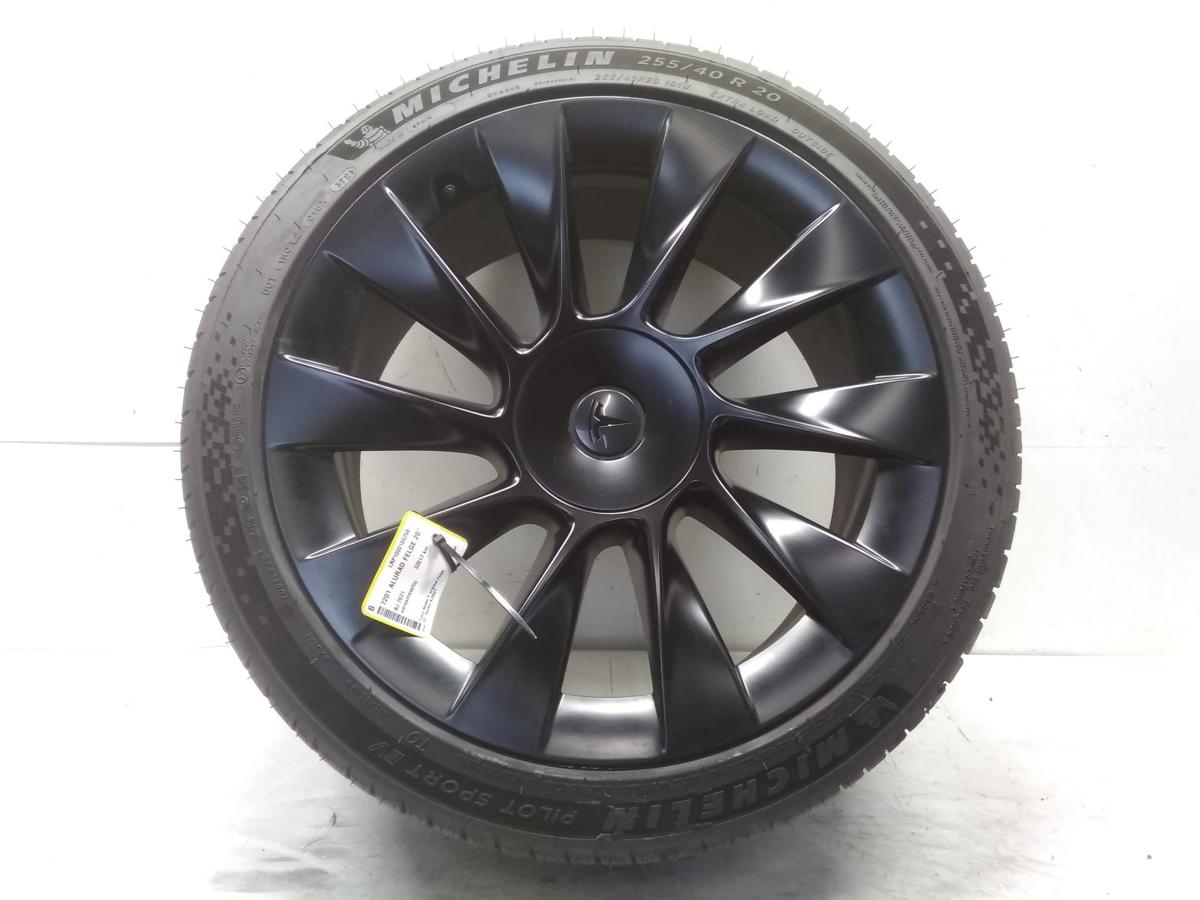 Tesla Model Y original Alurad Alufelge 20 Zoll 9.5x20 ET45 255/40R20 Michelin BJ2021