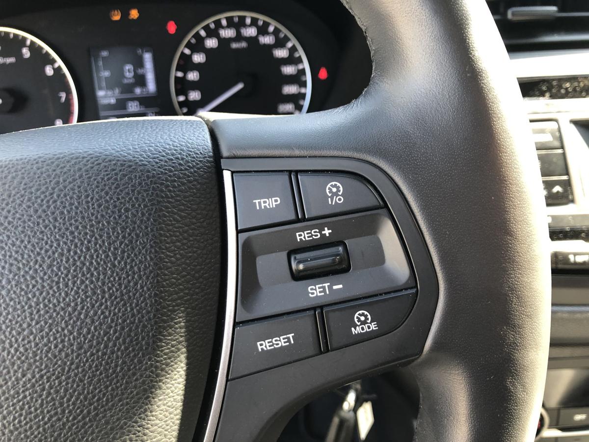 Hyundai i20 GB Lederlenkrad Lenkrad Leder 3 Speichen Multifunktion und Heizung