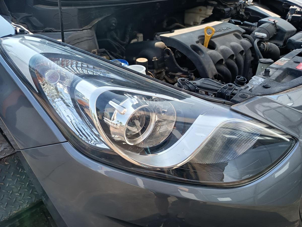 Hyundai i30 GD original Hauptscheinwerfer rechts Halogen Frontlicht Bj 2013