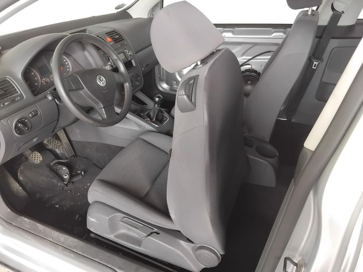 VW Golf 5 1K 3 türig Sitz vorn links Fahrersitz Stoff dunkelgrau BJ2008