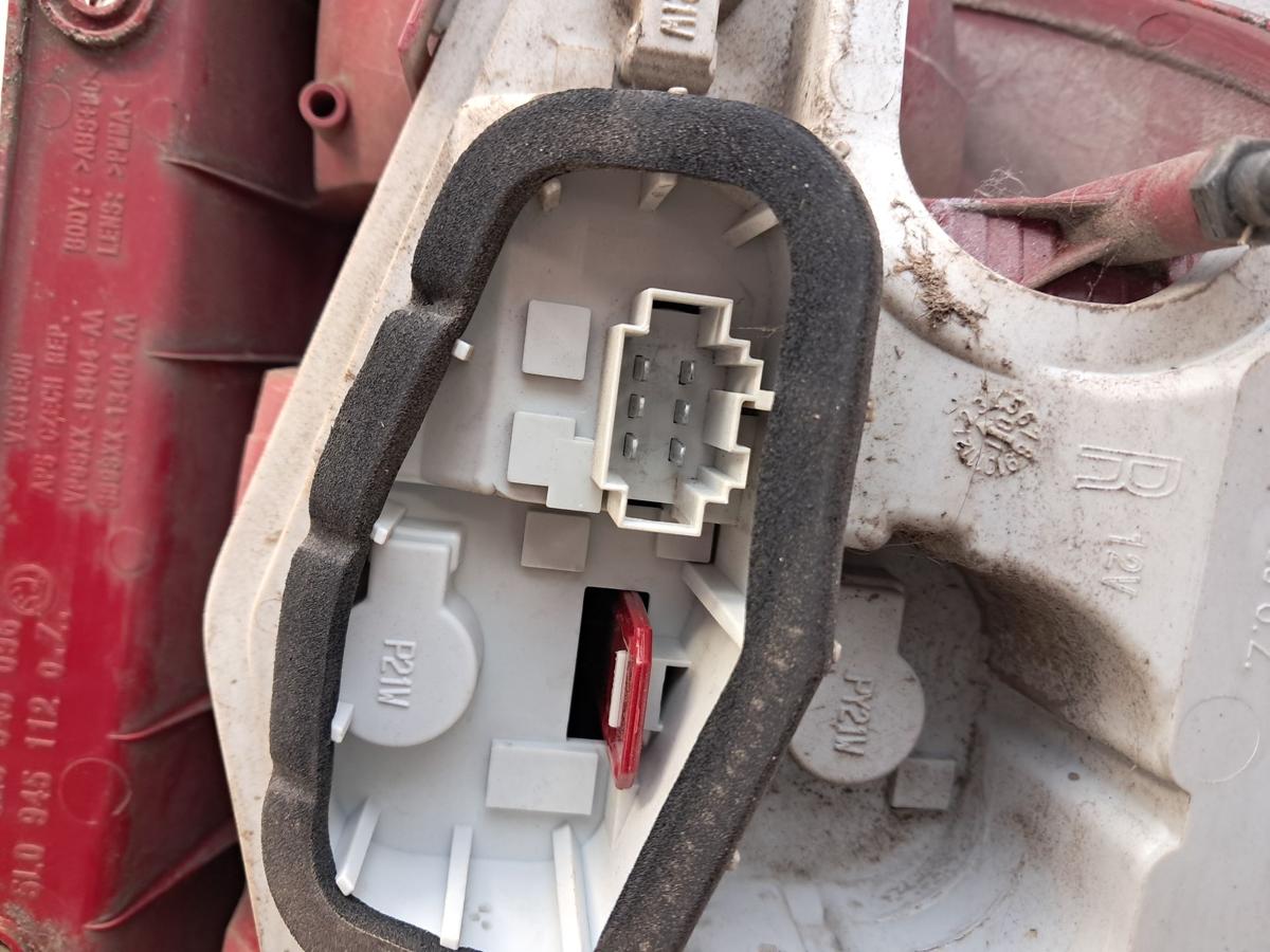 Skoda Yeti 5L original R&uuml;ckleuchte Heckleuchte rechts BJ2010