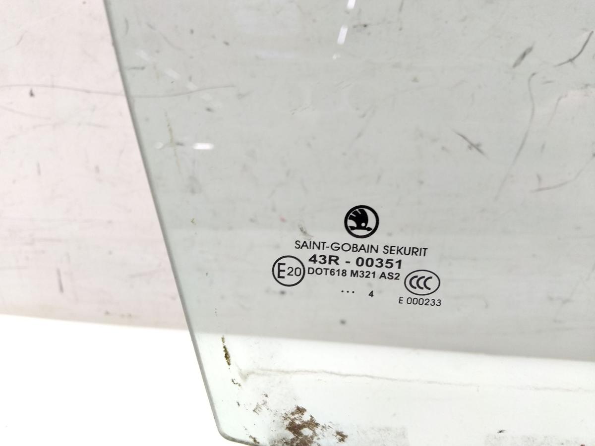 Skoda Fabia 1 6Y original T&uuml;rscheibe vorn rechts gr&uuml;ncolor BJ2004