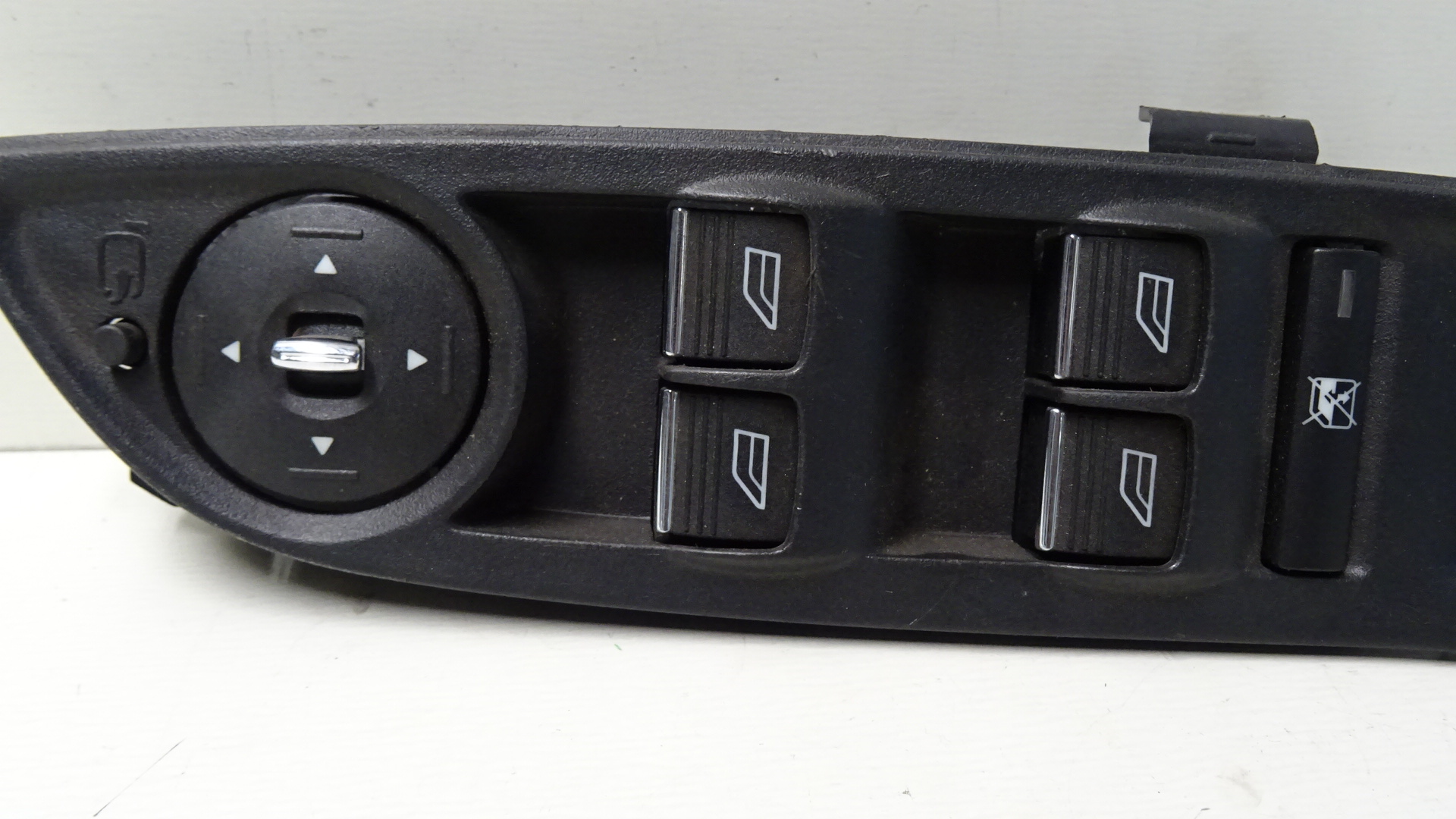 Ford Focus III Bj2011 Schalter Fensterheber vorn links 3S010020922 Fensterlock Anklappfunktion Spiegel