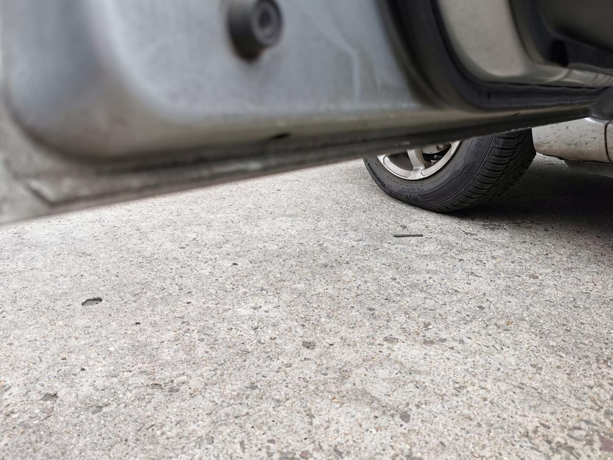 Toyota Yaris XP9 Fahrertür Autotür Tür Rohbautür vorn links 1E7 Silver Pearl FRA