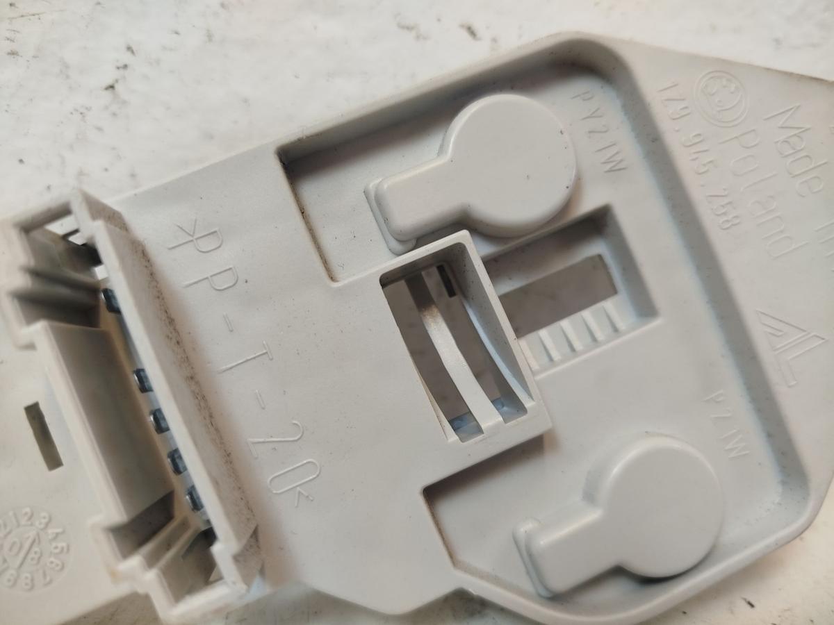 Skoda Octavia 1Z Kombi Lampenträger Lampenfassung Rückleuchte hinten rechts AL