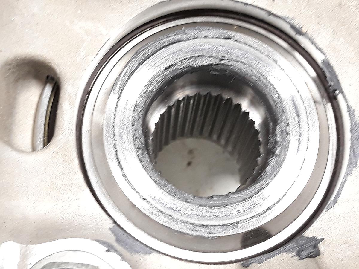 Tesla Model Y original Achsschenkel Radlagergeh&auml;use hinten links 1188411-00-F