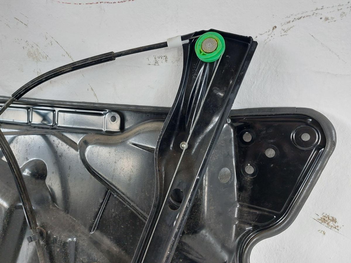 VW Passat 3C B7 Variant Fensterheber vorn links Motor Mechanik Grundplatte