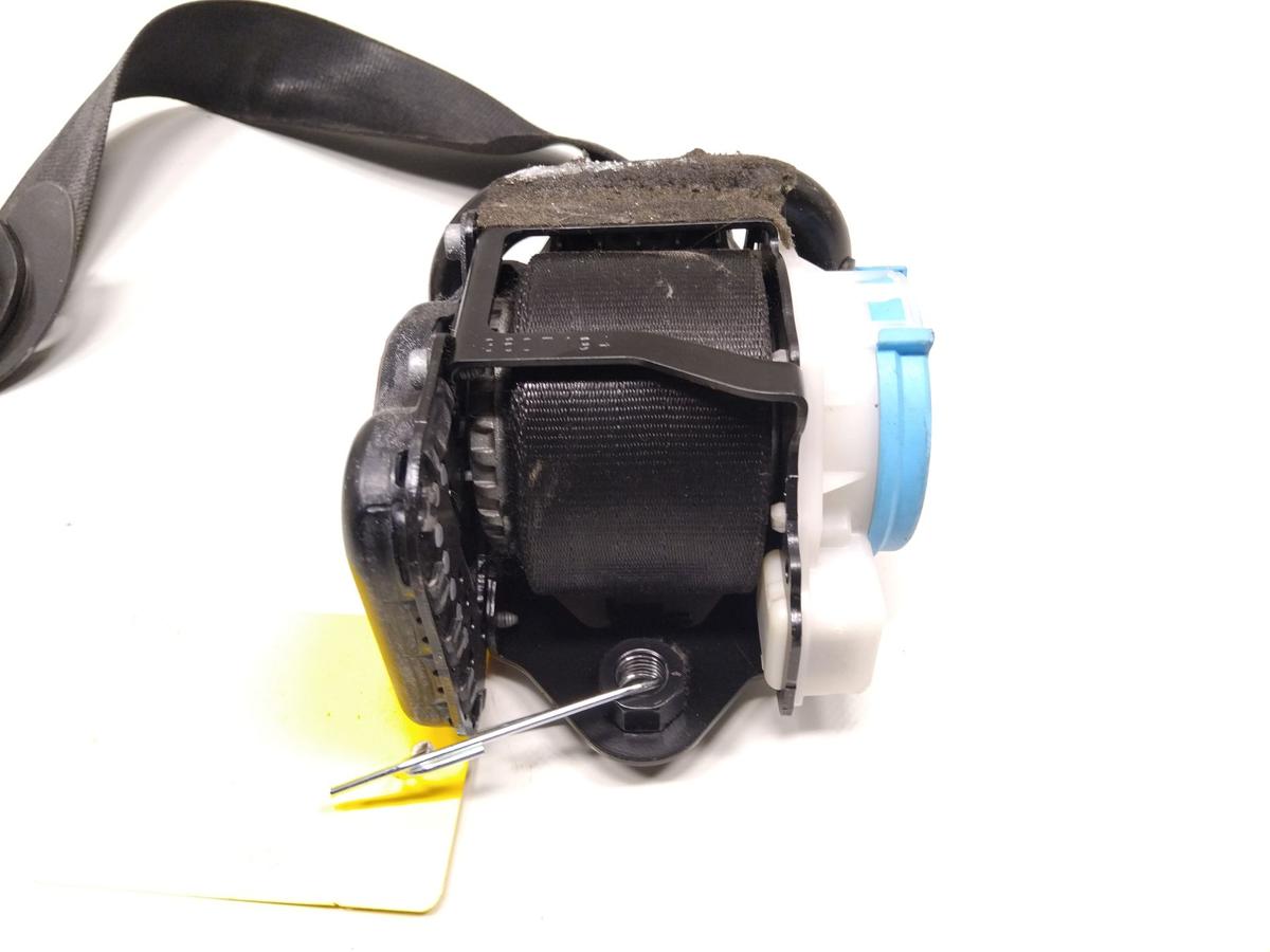 Audi A1 8X orig. Sicherheitsgurt vorn links schwarz unfallfrei BJ2010 8X3857705B