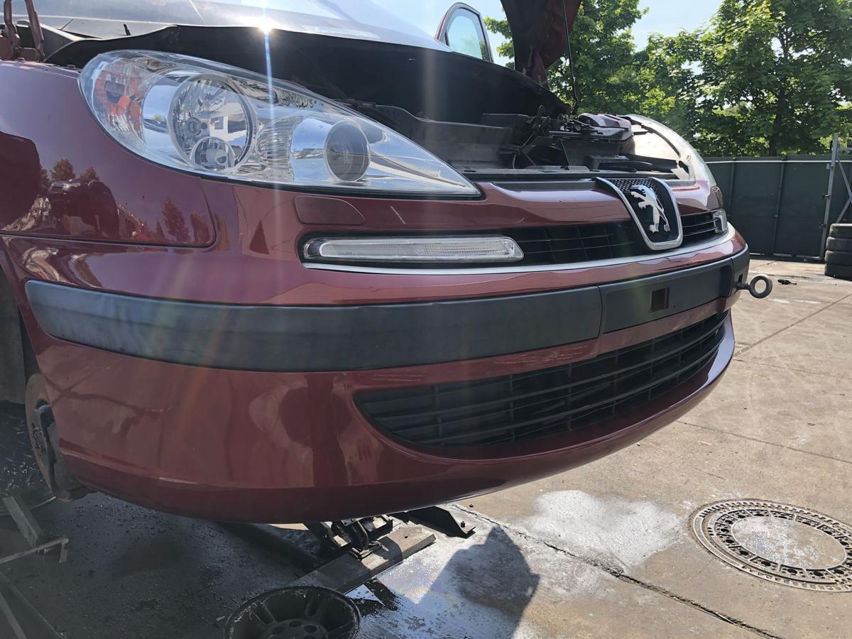 Peugeot 807 original Stoßstange Fänger vorn/Front KKQ Tiefrot Bj 2004
