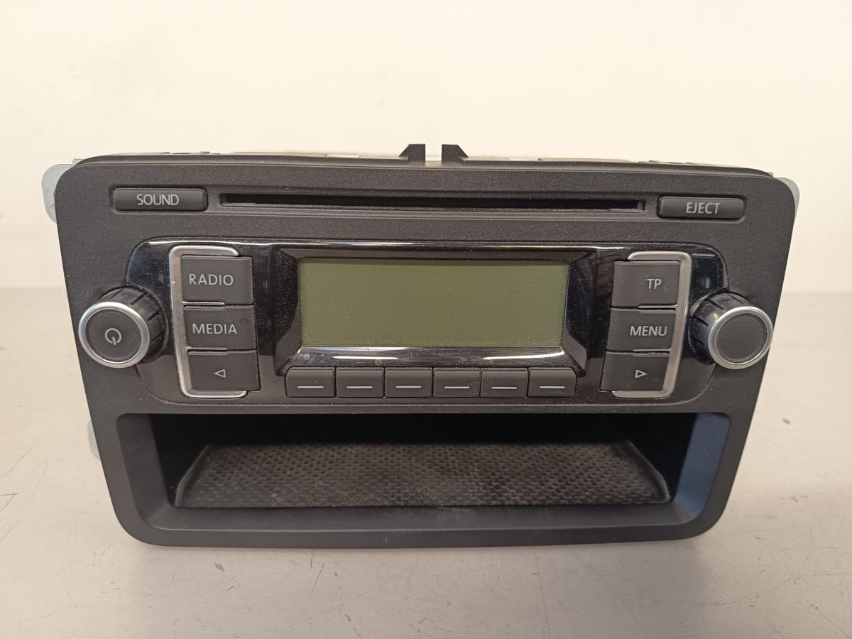 VW Golf VI 5K Bj 2009 original Radio Multimedia Autoradio RCD210 MP3 OHNE CODE