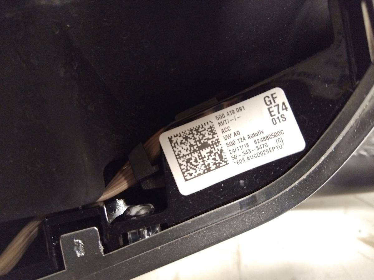 VW Golf Sportsvan original Lederlenkrad mit DSG-Schalttasten 5G0419091GF E74