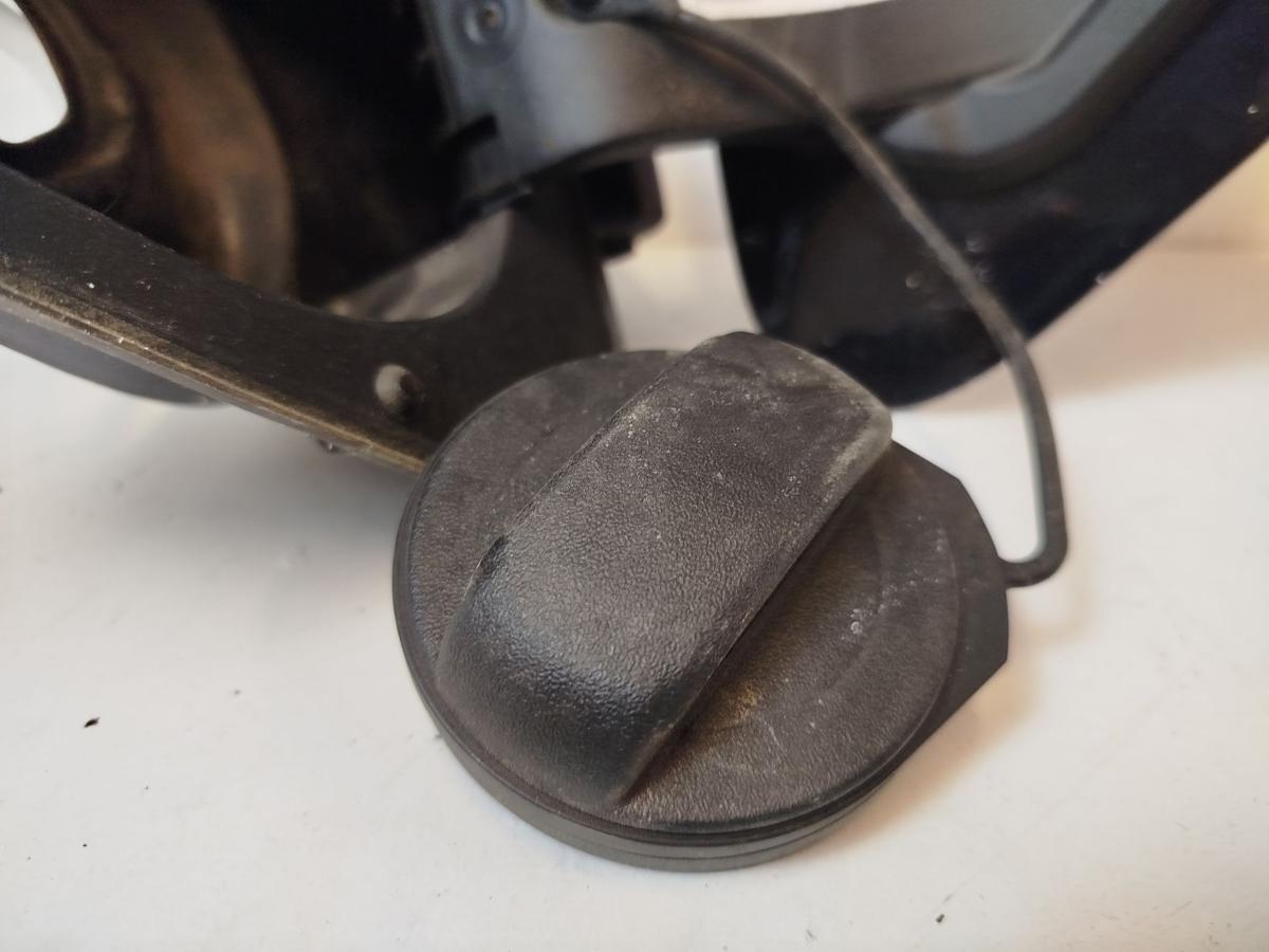 VW Golf VII 7 5G Tankklappe Tankdeckel Tankverschluss schwarz TEXT BILDER