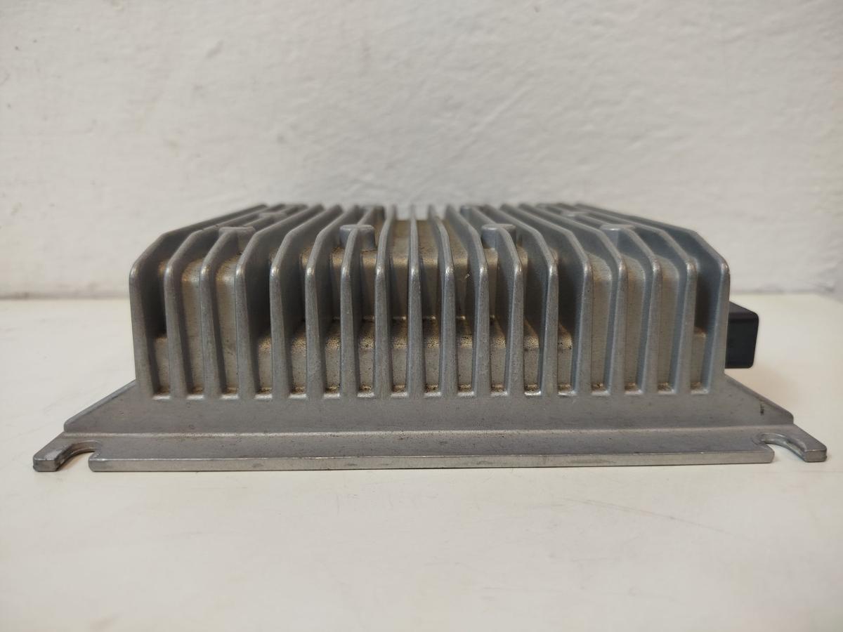 VW Passat 3C B7 Variant Verst&auml;rker Audio Soundsystem Steuerger&auml;t OEM Blaupunkt