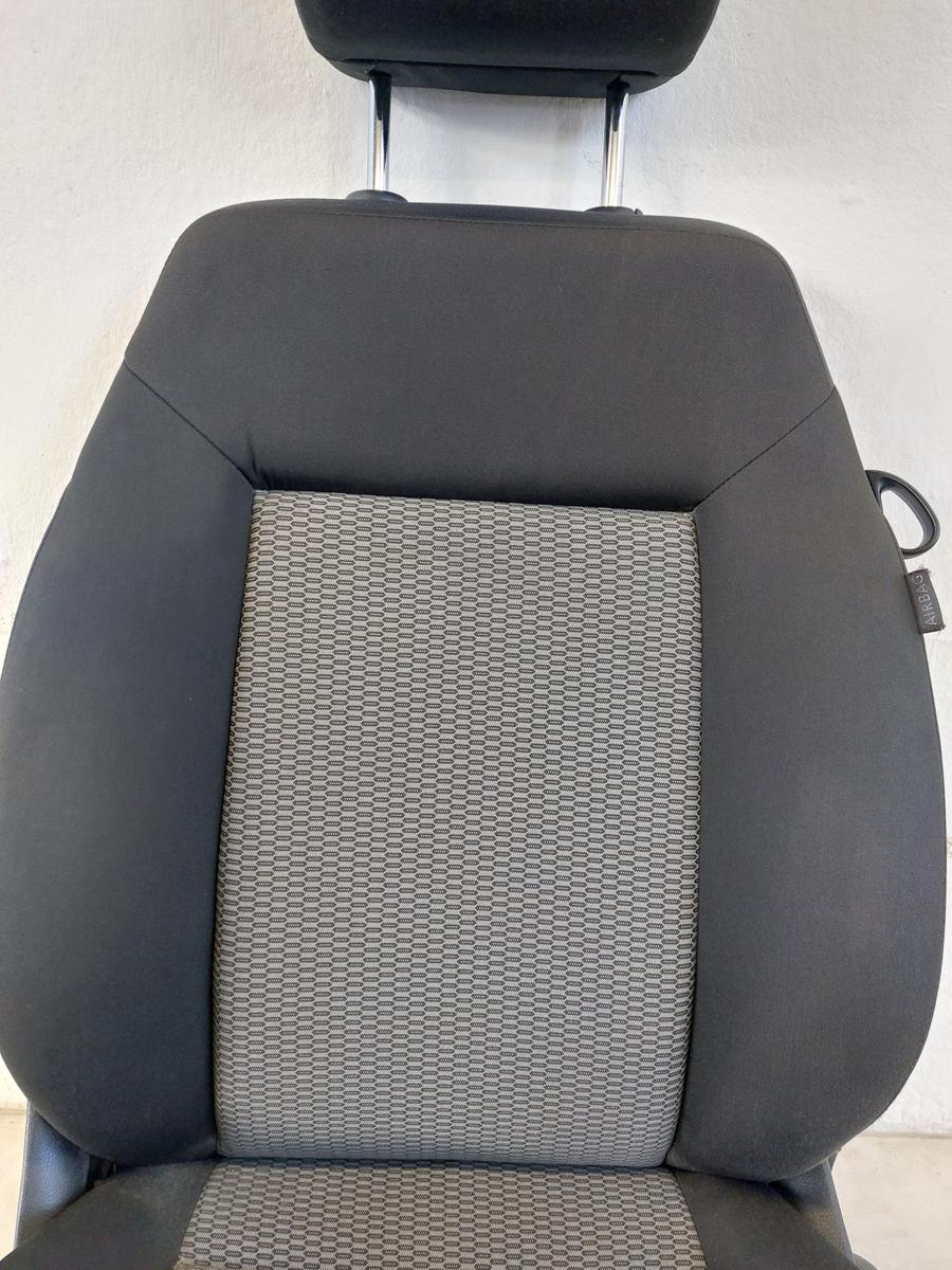 VW Polo 6R Sitz vorne links Fahrersitz 3t&uuml;er Stoff ohne Heizung