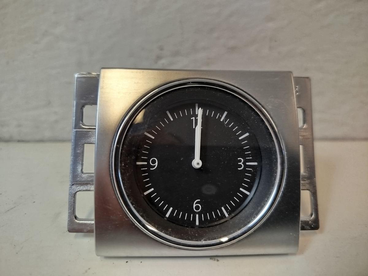 VW Passat 3C B7 Variant Analoguhr Uhr Armaturenbrett mitte OEM