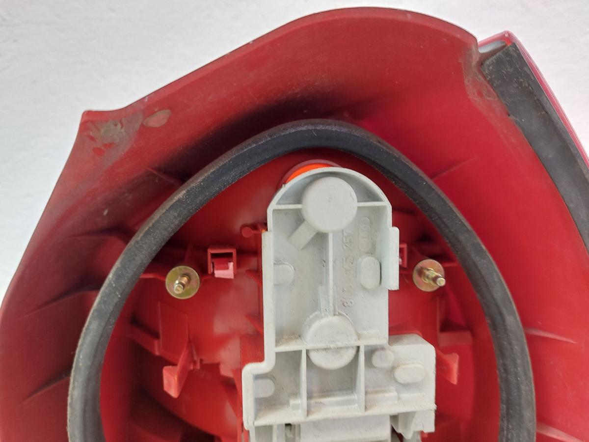 Audi A3 8L R&uuml;ckleuchte Schlussleuchte hinten links OE 3 T&uuml;rer bis Bj 2000