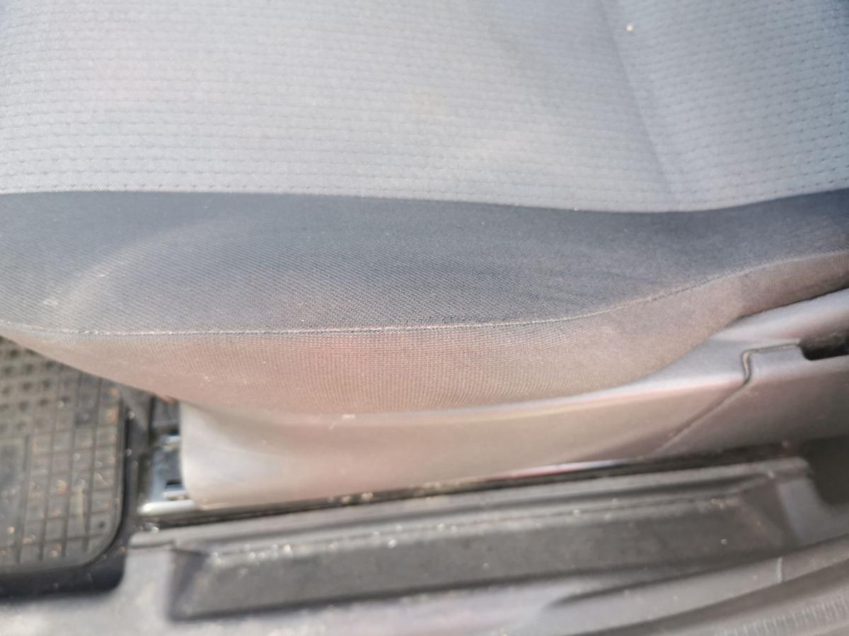 Opel Meriva A Fahrersitz Autositz Sitz vorn links Stoff Höhenverstellung