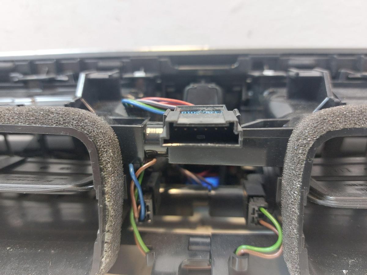 BMW 1er F21 M140i LCI Luftd&uuml;sen Ausstr&ouml;mer mitte mit Blende Hexagon OEM