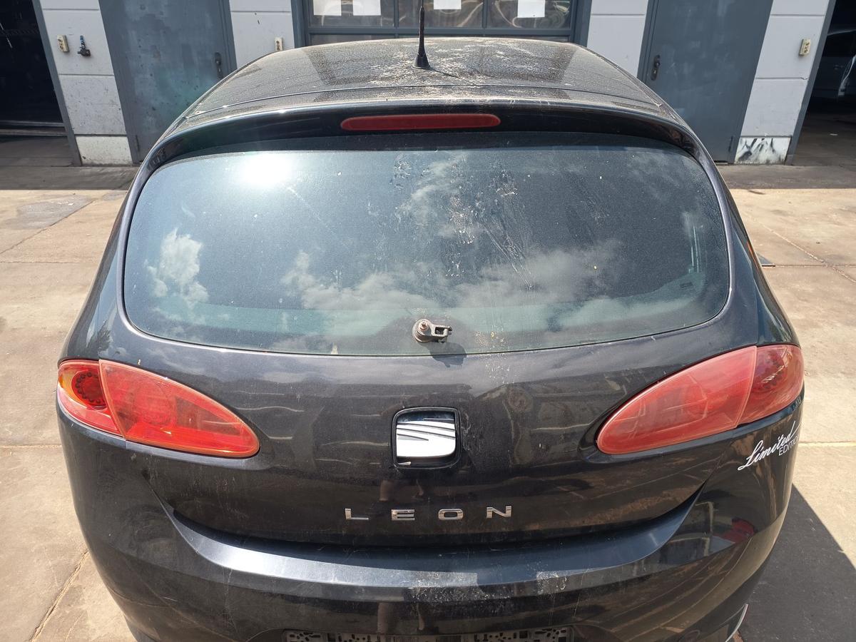 Seat Leon 1P original Heckklappe mit Scheibe LC9Z Black Magic Bj 2006