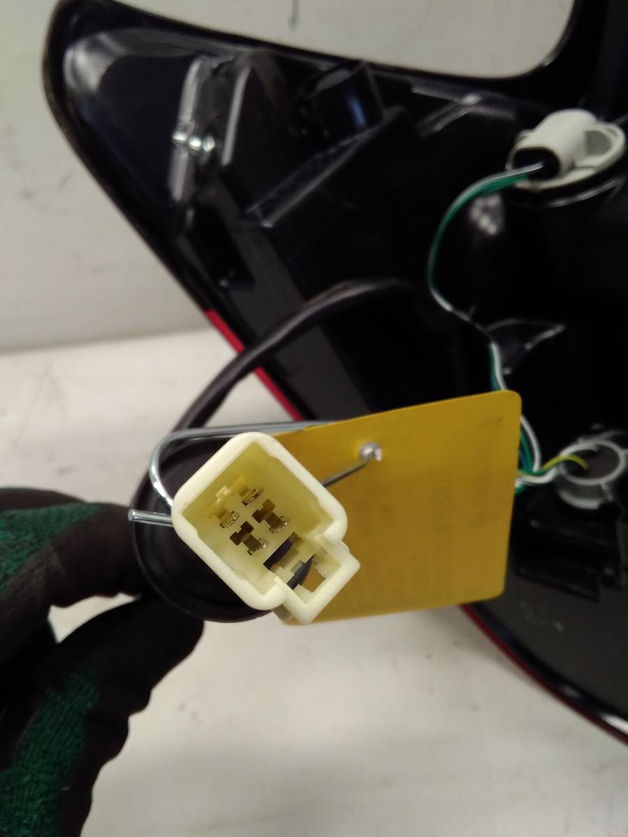 Mitsubishi Eclipse Cross original R&uuml;ckleuchte Schlussleuchte rechts aussen Facelift