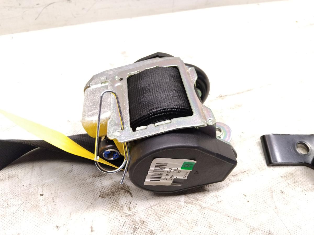 Audi A3 8P Sportback Facelift original Sicherheitsgurt vorn rechts Bj.2013