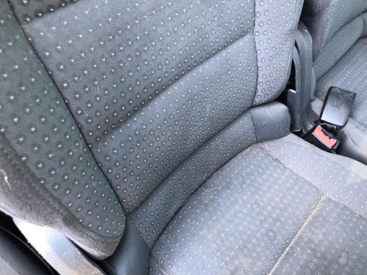 VW Touran 1T 1T1 Einzelsitz Sitz hinten rechts R&uuml;cksitz Stoff mit Muster