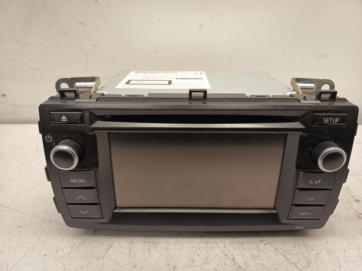 Toyota Auris E18 original Radio Touch and Go Navigationssystem 8614002010 Bj2013