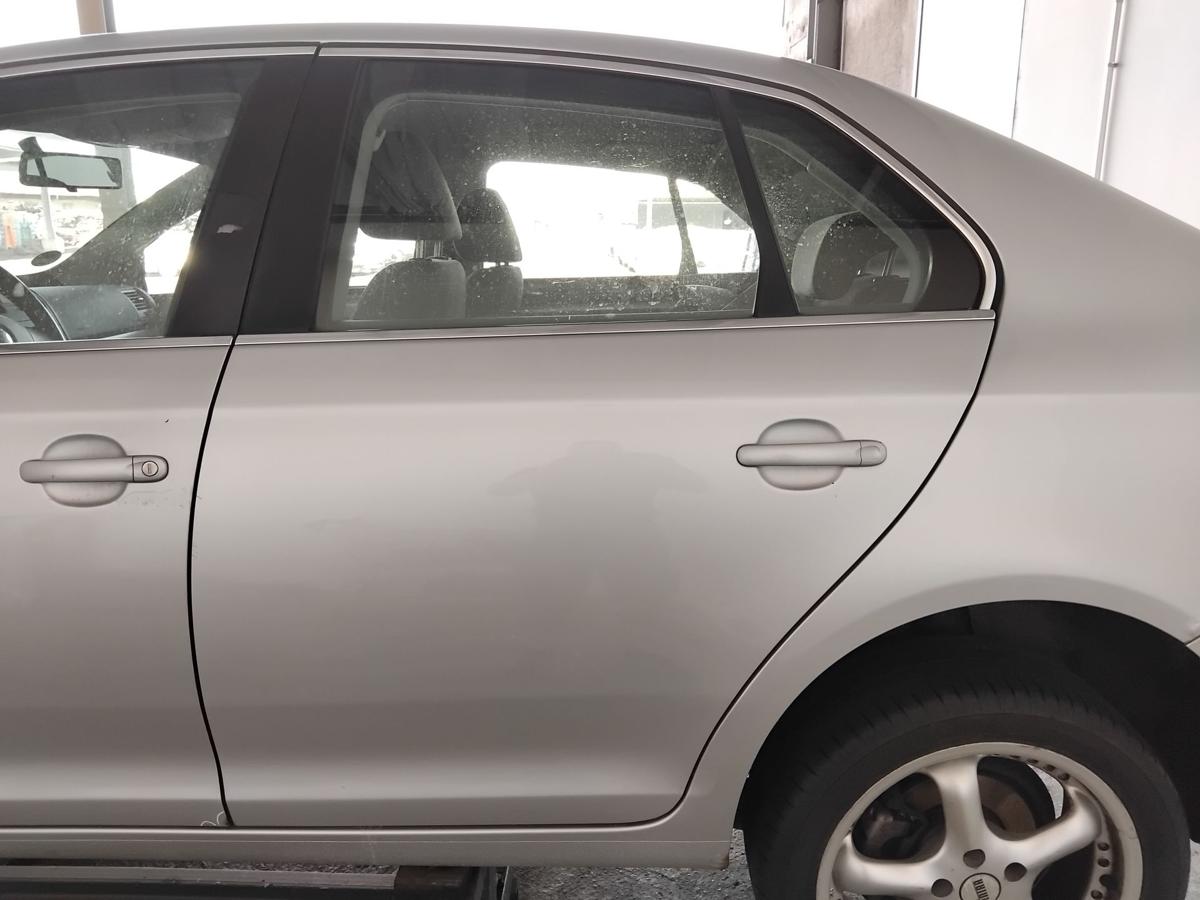 VW Jetta V 1K2 T&uuml;r hinten links Limousine LA7W reflexsilber BJ2007
