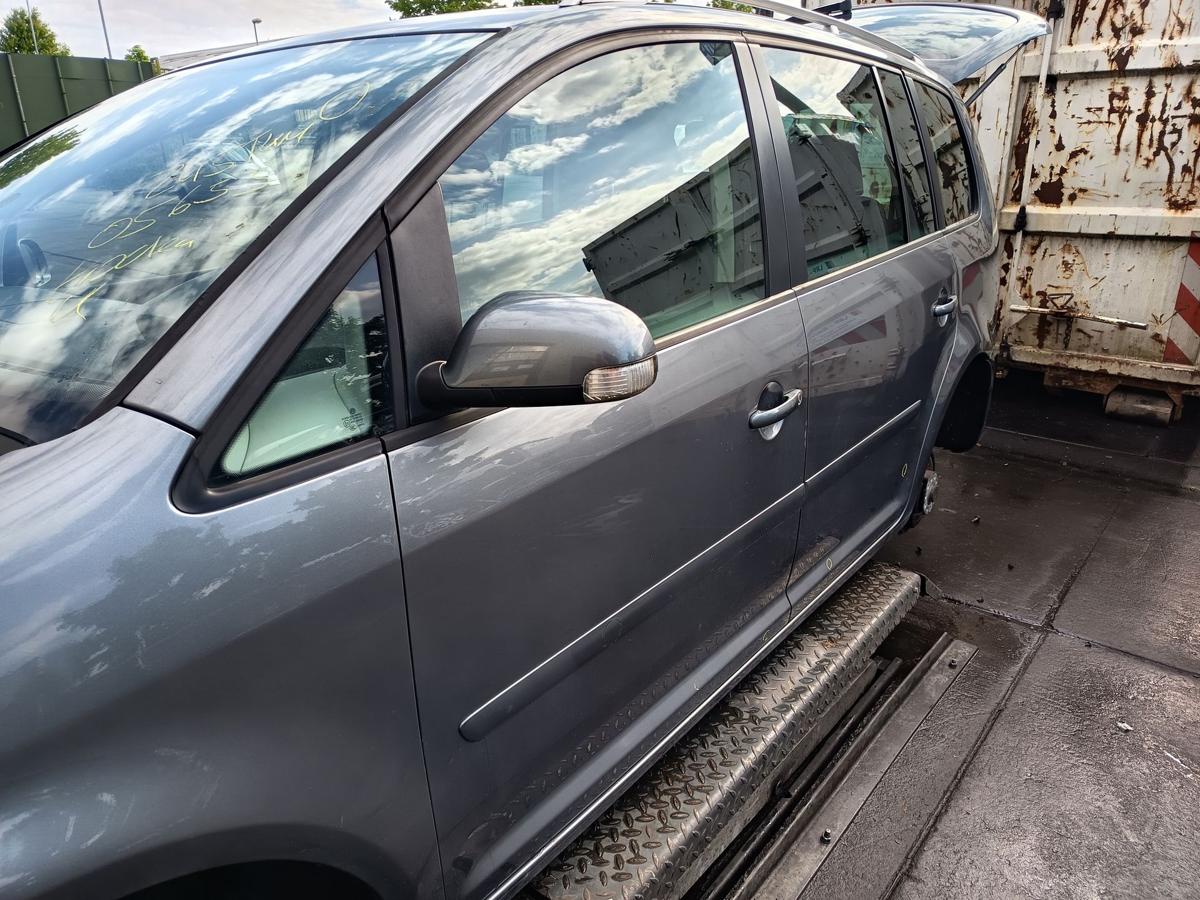 VW Touran 1T original Tür vorn links Fahrer D7X Platingrau Bj 2006