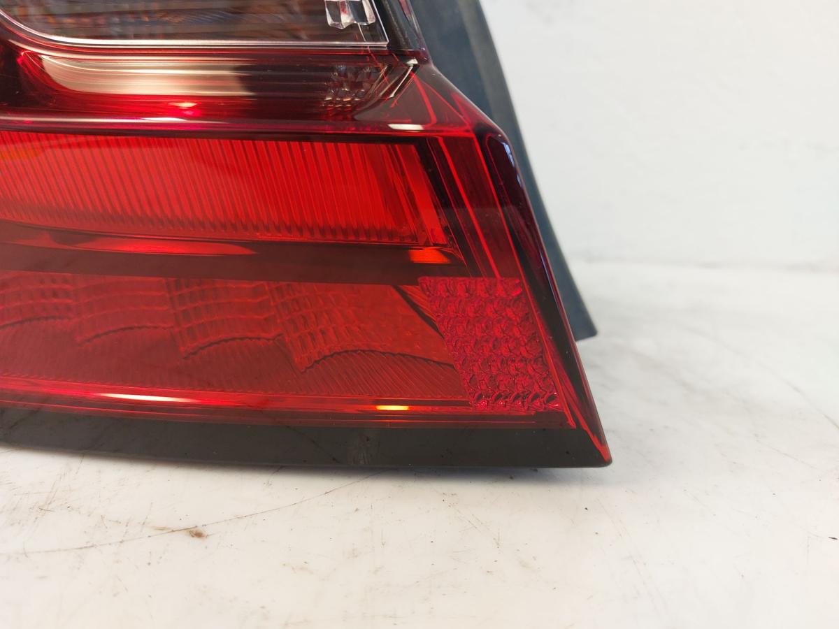 Ford Fiesta HF MK8 Rückleuchte Schlussleuchte Rücklicht hinten aussen links 5trg Ford Fiesta HF MK8 Rückleuchte Schlussleuchte Rücklicht hinten aussen links 5trg
