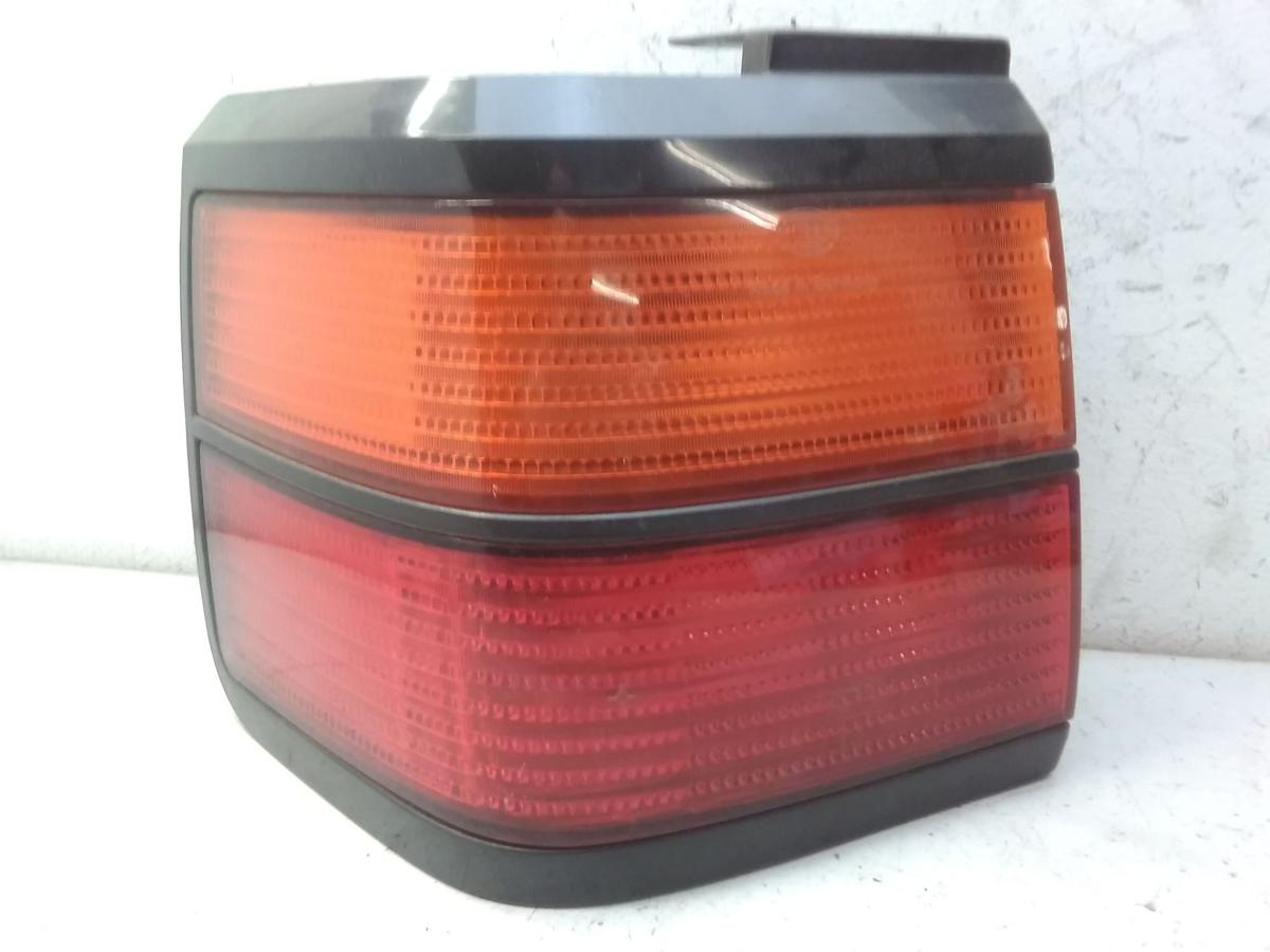 VW Passat B3 35i BJ1992 original R&uuml;ckleuchte au&szlig;en links Limousine rot gelb 357945111