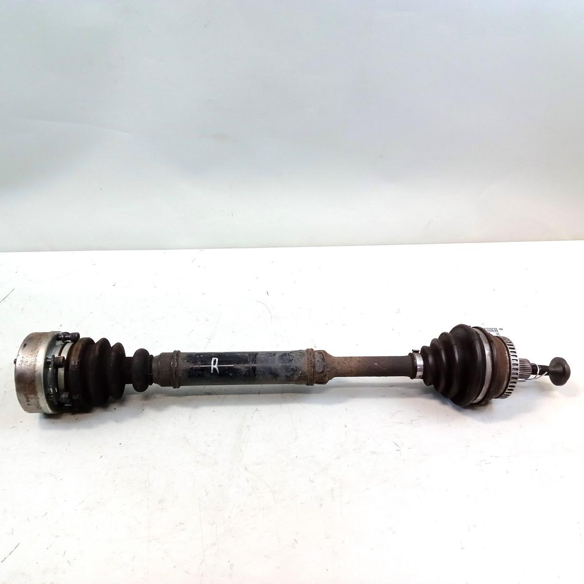 Audi A4 B5 original Antriebswelle Gelenkwelle vorn rechts 1.6 74kw Bj.1997