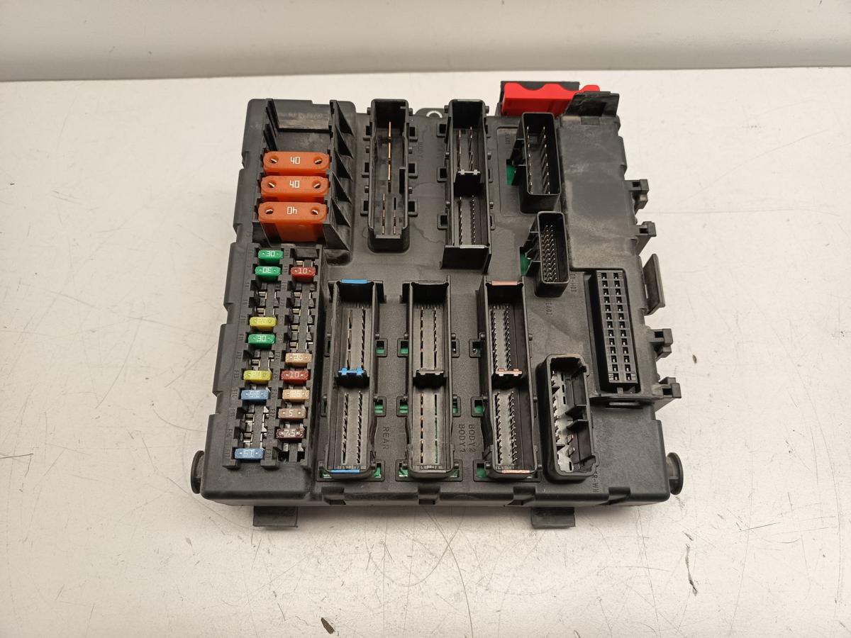 Opel Vectra C Bj 08 orig Steuerger&auml;t Sicherungskasten Zentralelektr. entheiratet