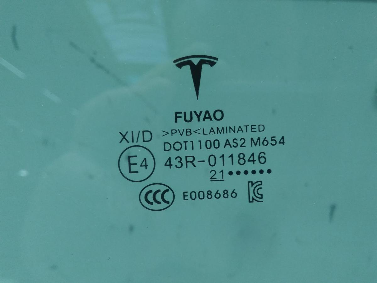 Tesla Model Y original Türscheibe vorn links Verbundglas 1634306-00-A