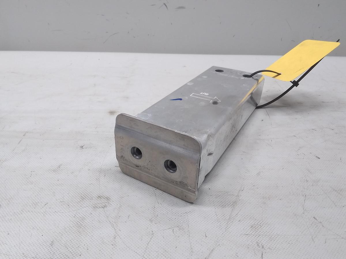 Tesla Model Y original Pralld&auml;mpfer Sto&szlig;stange Stossf&auml;nger vorn unten 1109193-00-C