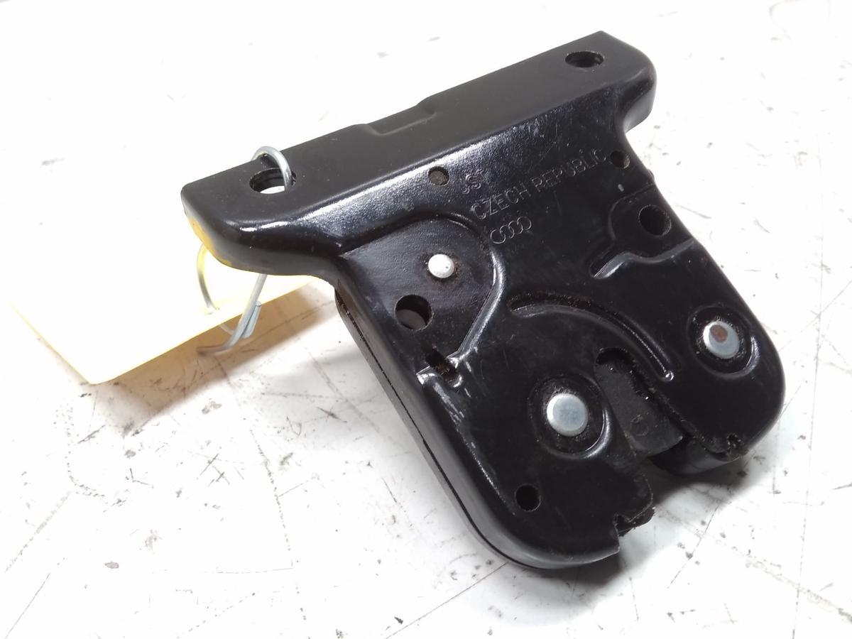 Audi A3 8P Facelift original Schlo&szlig; Heckklappe Bj.2010