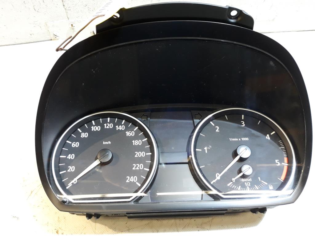 BMW 1er E87 BJ 2006 Kombiinstrument Tacho 2.0TD 90KW 9110195-05 1024952-51