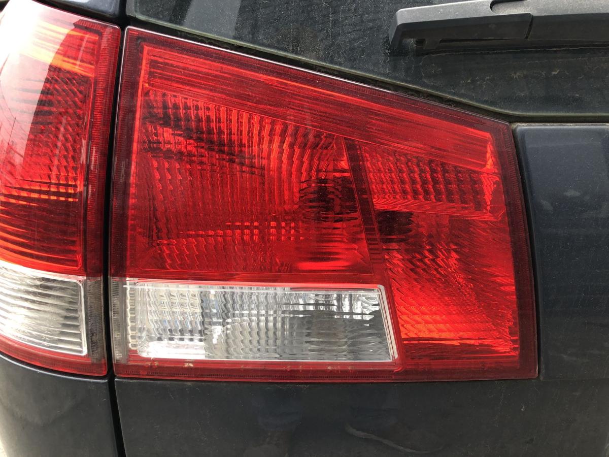 Opel Vectra C Caravan R&uuml;ckleuchte innen links R&uuml;cklicht Innenteil Heckklappe