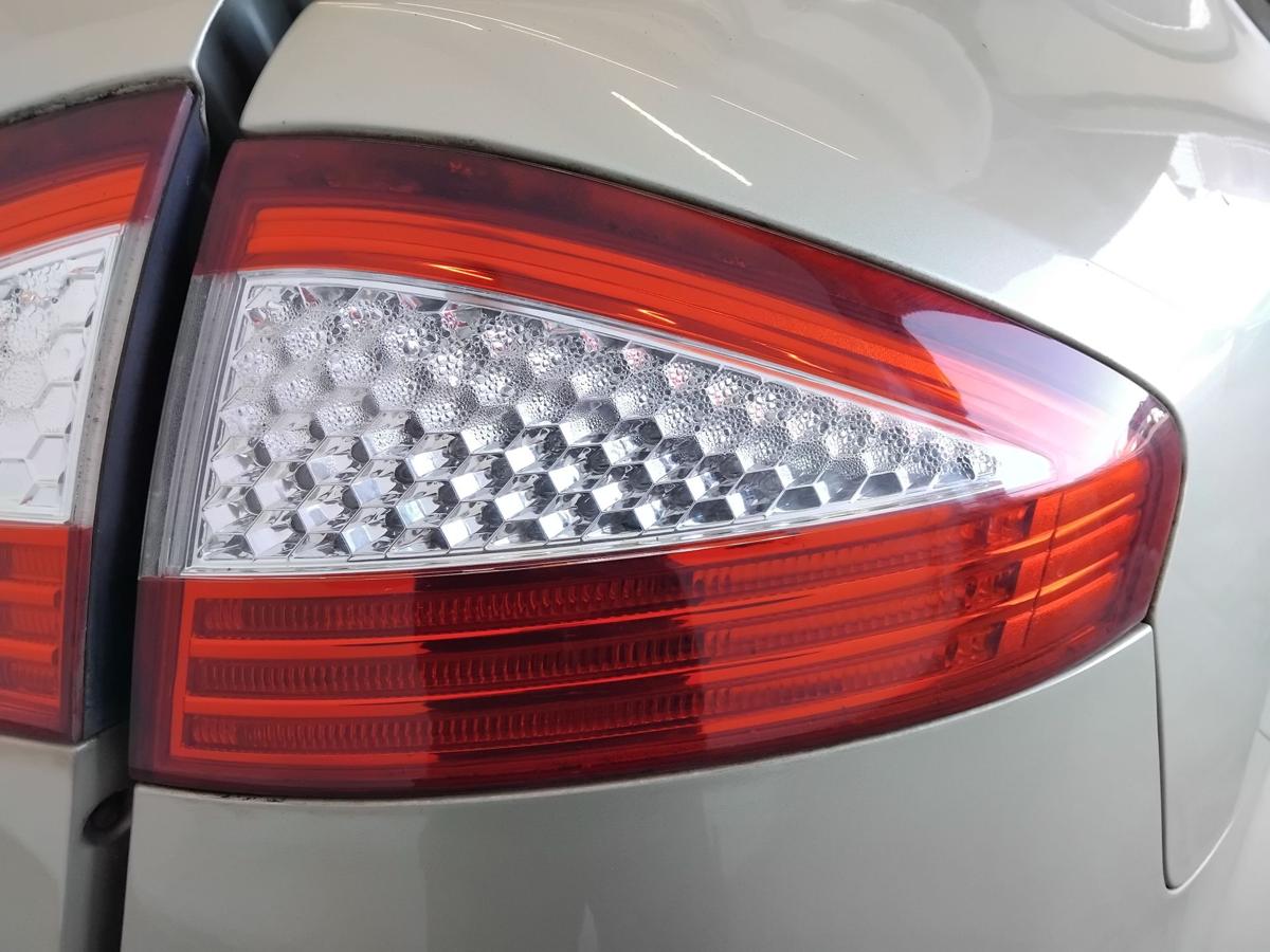 Ford Mondeo 4 BA7 Flie&szlig;heck original R&uuml;ckleuchte Heckleuchte rechts au&szlig;en BJ2007