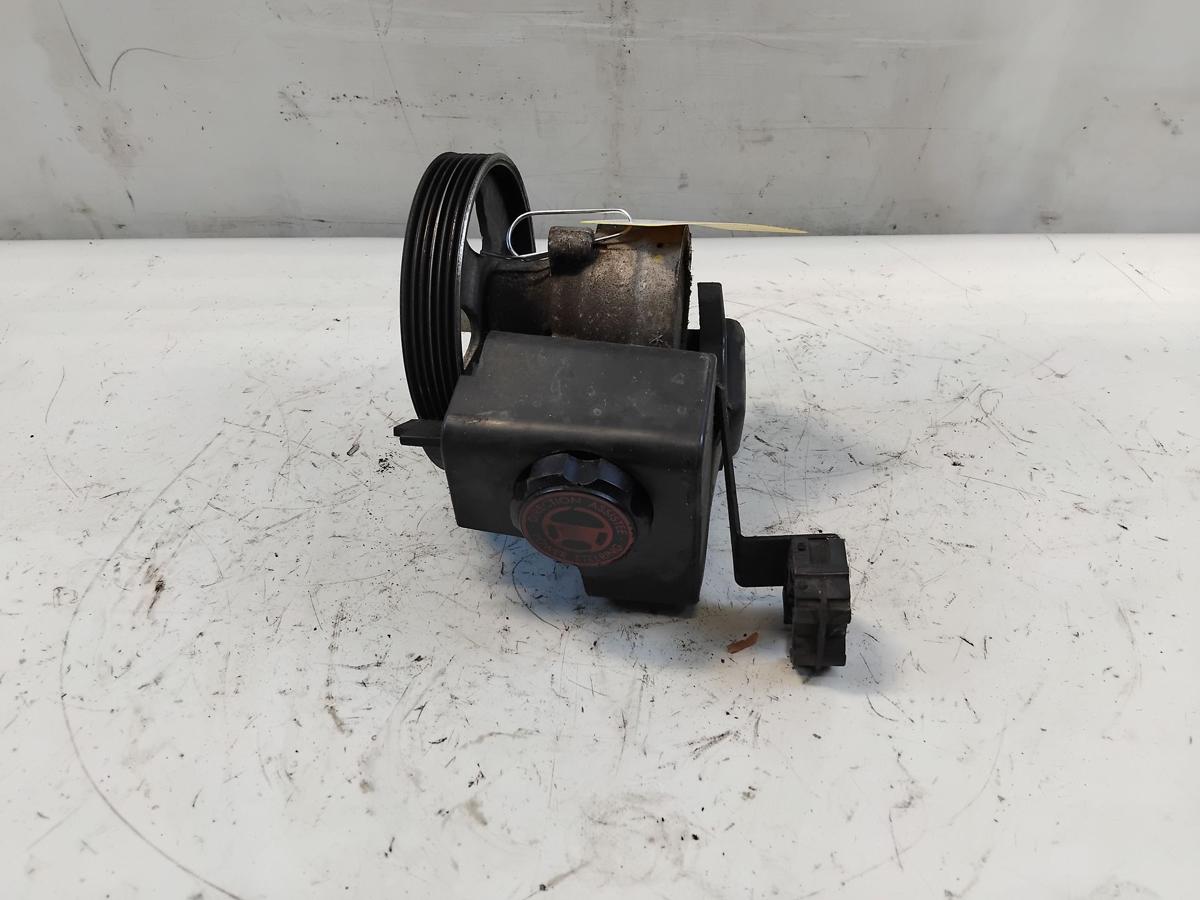 Peugeot 206 original Servopumpe 1.4 55kw KFW Bj.2008